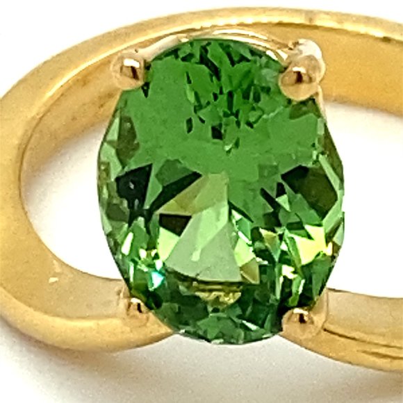 Tsavorite Garnet 2.42ct Solid 18K Yellow Gold Ring - Picture 7 of 7